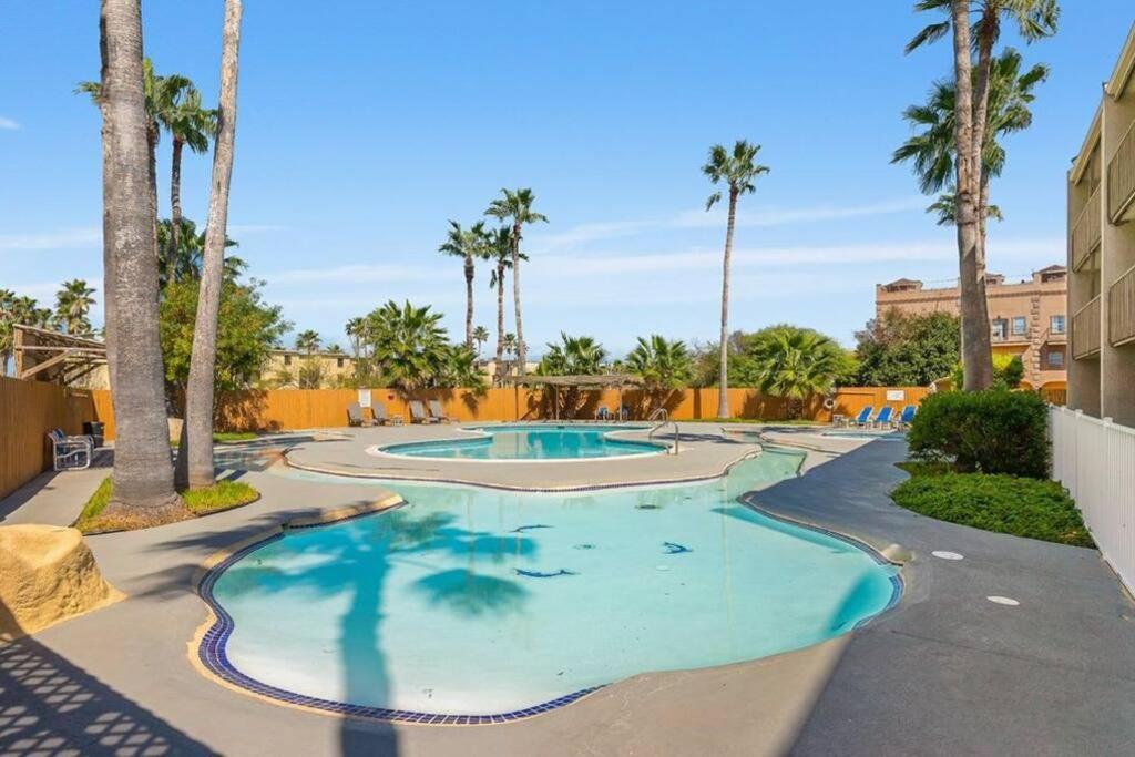2 Bed 2 Bath Condo By Beach With Resort Pool Юг Падре Айленд Экстерьер фото